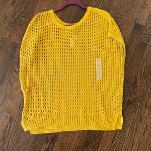 Women’s short sleeve sweater top